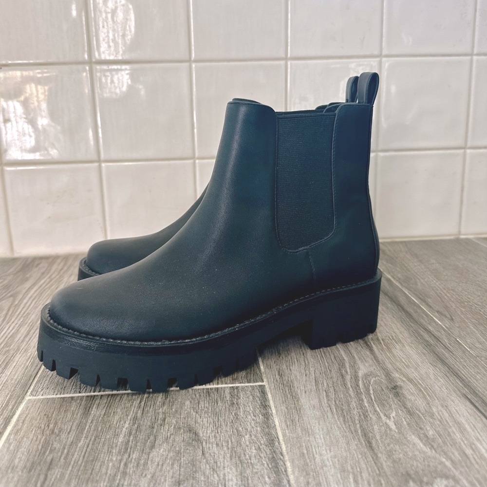 BP Kora Lug Chelsea platform boots